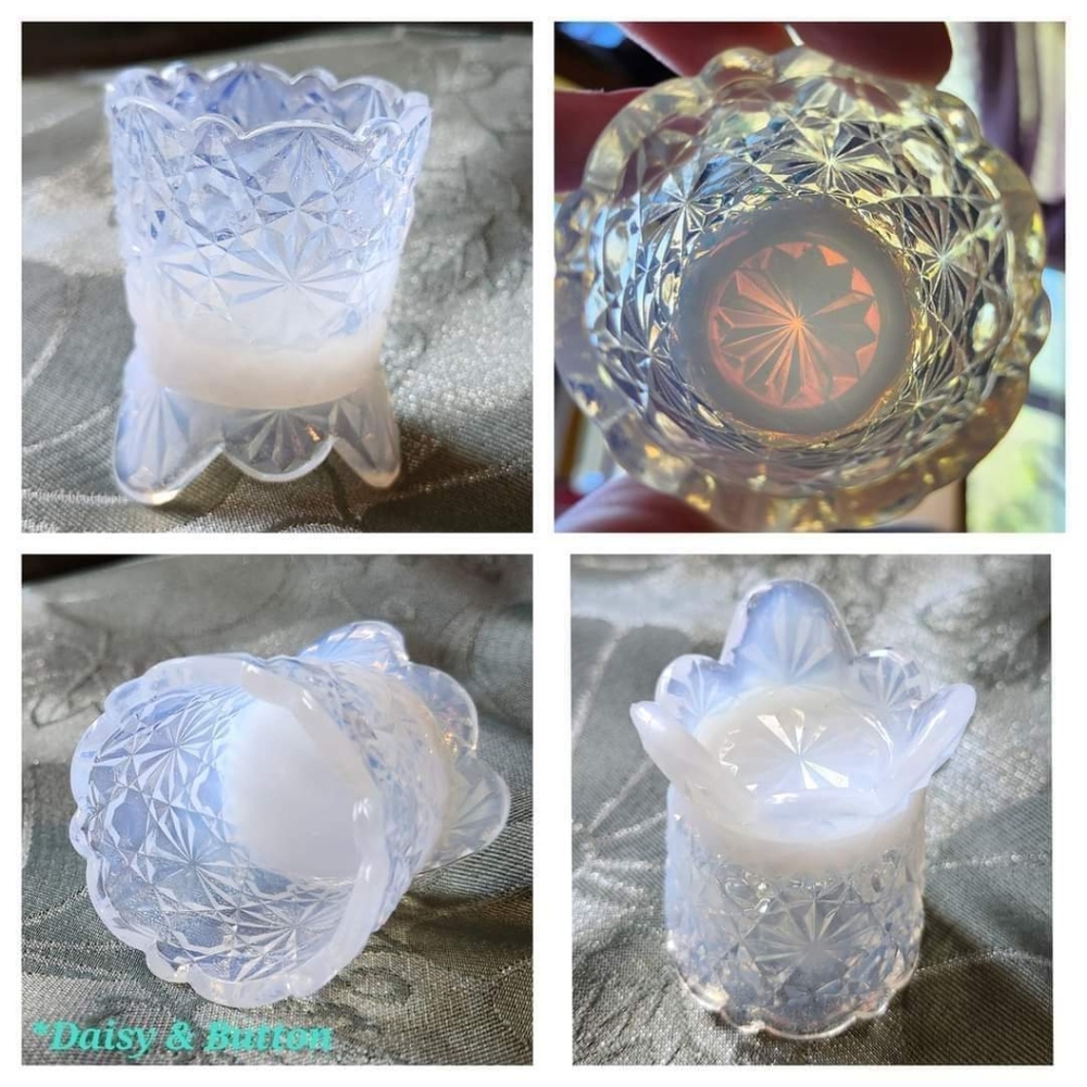 VTG Boyd white opalescent Daisy & Button Toothpick Holder